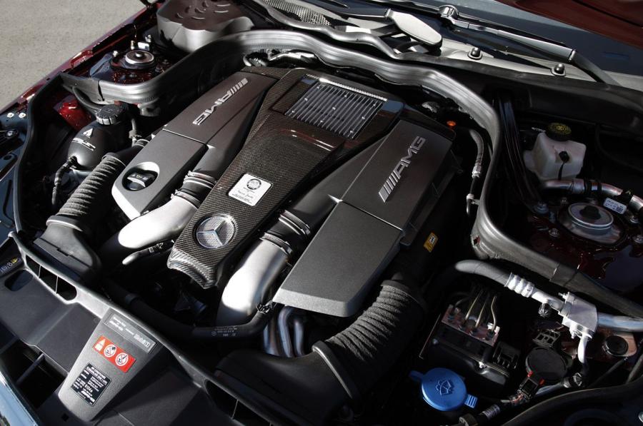  Mercedes-Benz E63 AMG 2012 года  (фото 17 из 30)
